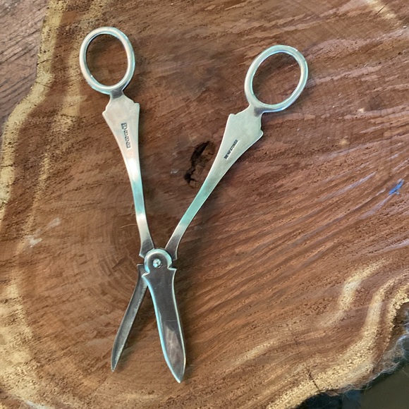 Victorian Grape Cutters Marked - Picture 5 of 6